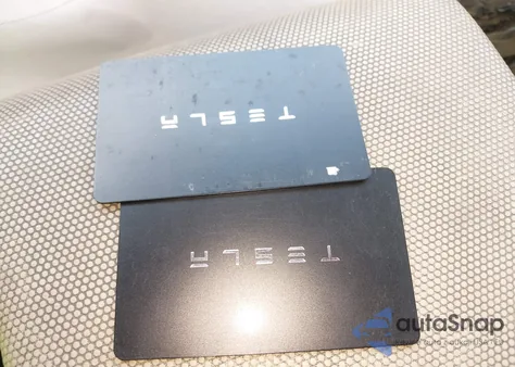 2023 Tesla Model Y Awd/Long Range Dual Motor All-Wheel Drive z USA, uszkodzony, nr VIN 7SAYGDEE5PF895364